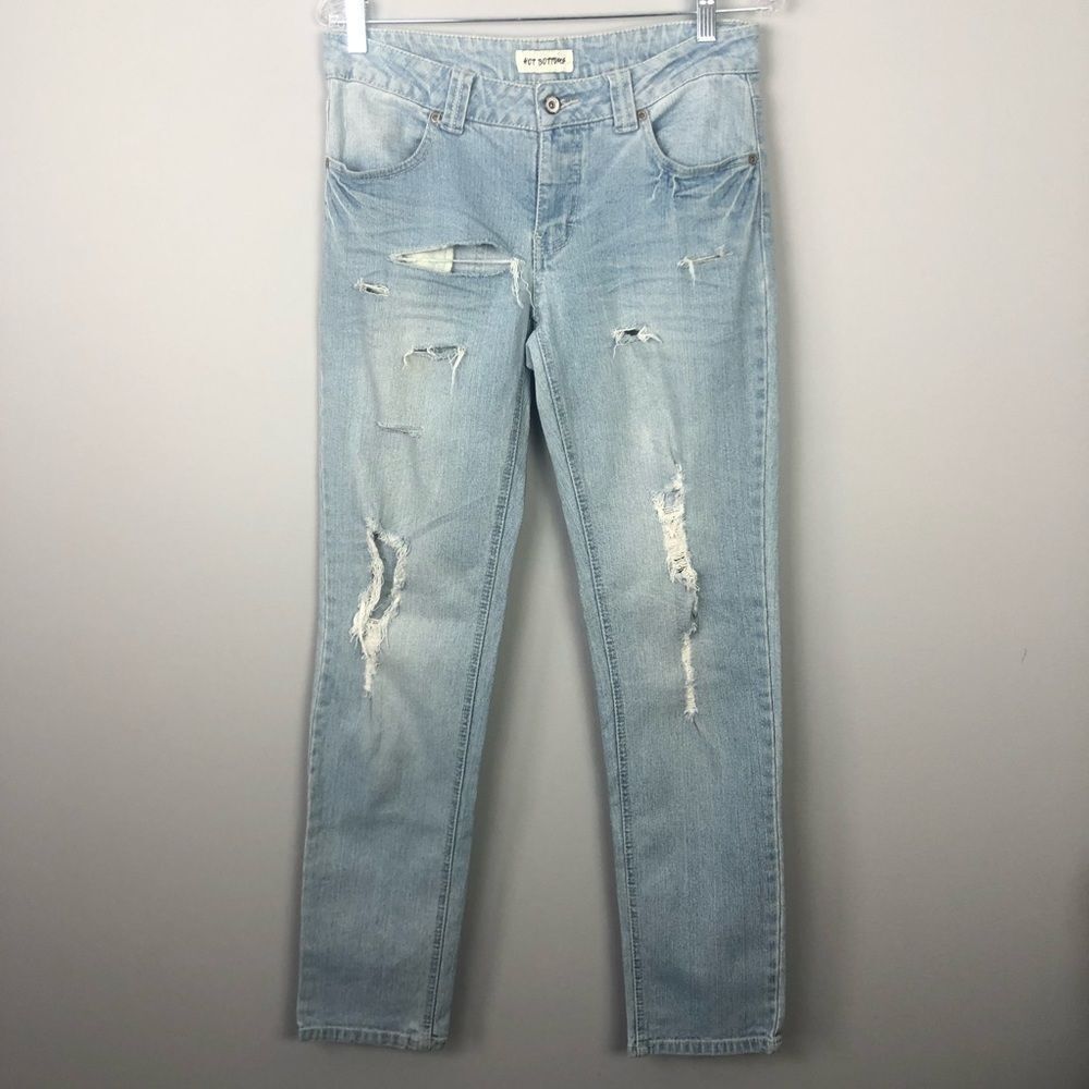 HOT BOTTOMS | Sexy Distressed Boyfriend Jeans Light Wash Women’s Junior Size 11